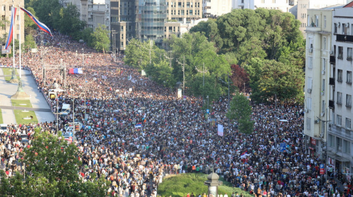 Šta strani mediji pišu o protestima "Srbija protiv nasilja"