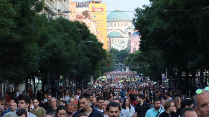 Evropska komisija izrazila zabrinutost zbog pritvora novinaru uhapšenom nakon protesta