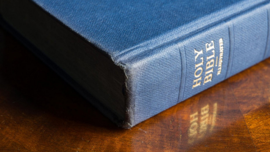 Drugačije tumačenje najčitanije knjige na svetu: Osnovne škole u ​​Juti zabranjuju Bibliju zbog "vulgarnosti i nasilja"