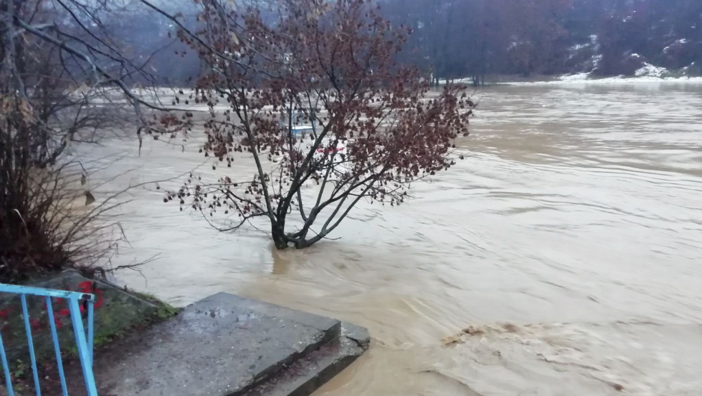 Rastu žrtve poplava u Bugarskoj: Pronađeno telo žene zatrpane blatom