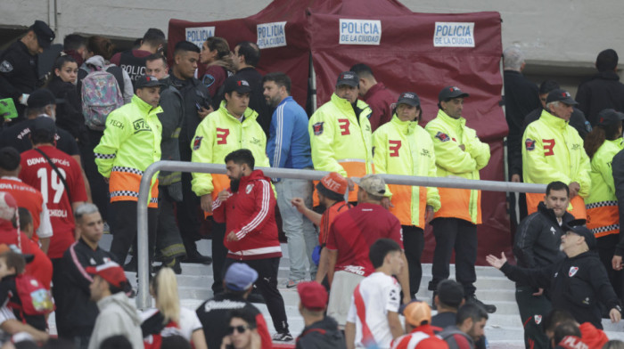 Navijač River Plate poginuo posle pada sa tribine na stadionu "Monumental"