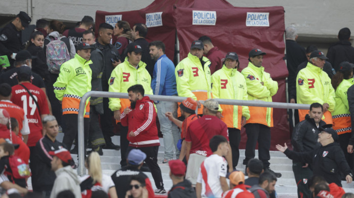 Navijač River Plate poginuo posle pada sa tribine na stadionu "Monumental"