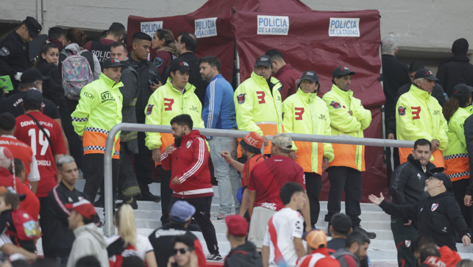 Navijač River Plate poginuo posle pada sa tribine na stadionu "Monumental"