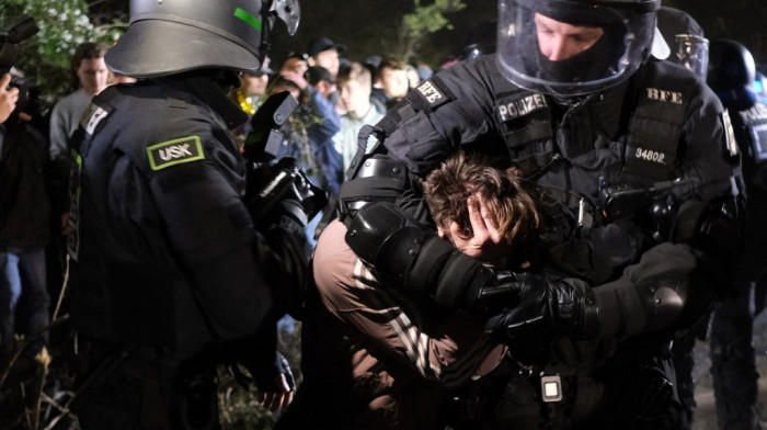 Sukob levičara i policije u Lajpcigu, povređena 23 policajca