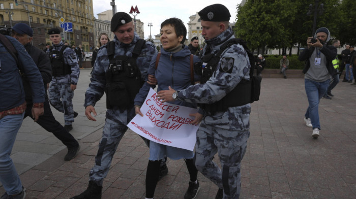 Navaljni u zatvoru dočekao 47. rođendan,  pristalice mu napravile žurku na ulicama ruskih i evropskih gradova