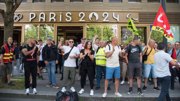 Demonstranti protiv penzione reforme na kratko zauzeli sedište Pariskih letnjih olimpijskih igara