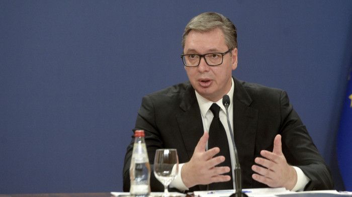 Vučić: "Planiramo razvoj države za 2035. godinu, od obojene revolucije nema ništa"