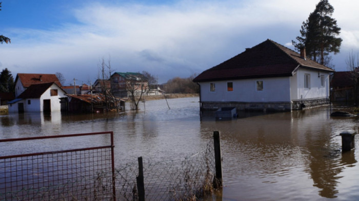 Vanredna situacija na snazi u 35 gradova i opština u Srbiji, RHMZ upozorava na moguća izlivanja bujičnih voda