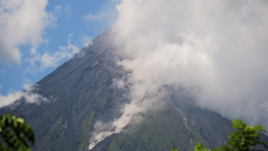 Filipini podigli nivo uzbune na treći stepen na vulkanu Majon posle erupcija
