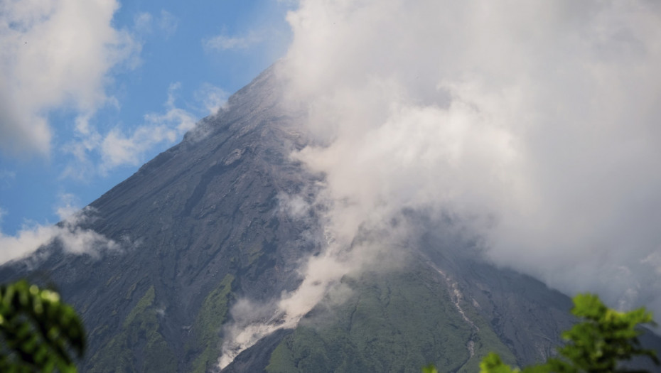 Filipini podigli nivo uzbune na treći stepen na vulkanu Majon posle erupcija