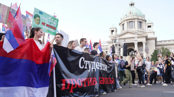 (UŽIVO) PROTEST OPOZICIJE U BEOGRADU Seka Sablić: Jeftino prozivanje glumaca je takođe nasilje