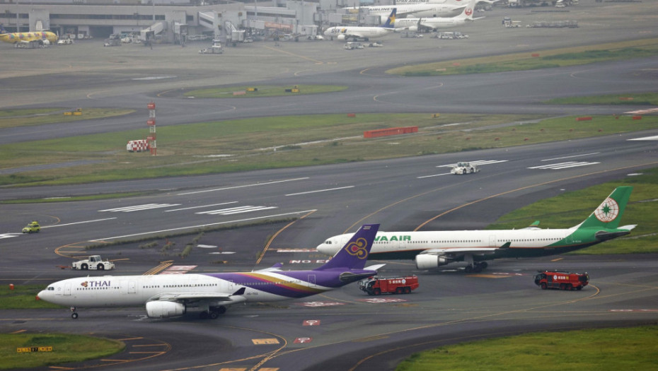 Pista u Tokiju zatvorena nakon što su se dva aviona okrznula