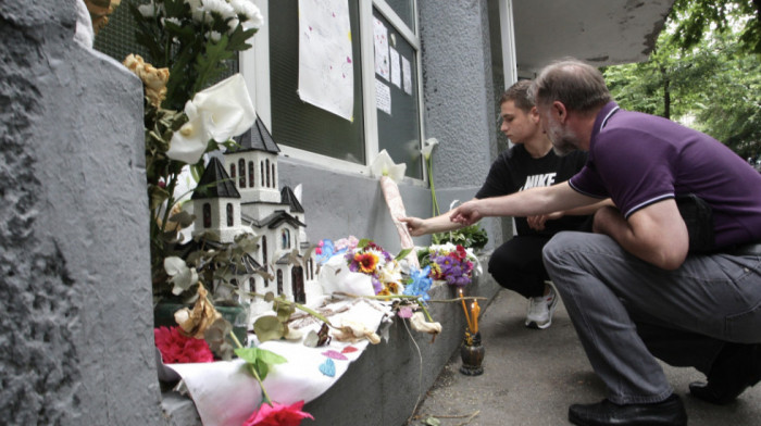 Četrdeset dana od tragedije u OŠ "Vladislav Ribnikar": Građani će od 10 do 18 sati moći da polože cveće