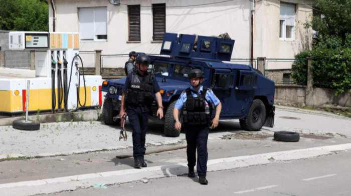 Policijski pritvor za trojicu uhapšenih Srba, jedan od njih u bolnici, sutra izlaze pred sudiju