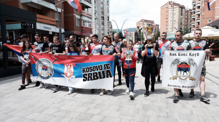 Protestna šetnja u Kosovskoj Mitrovici u znak podrške Milunu Lunetu Milenkoviću