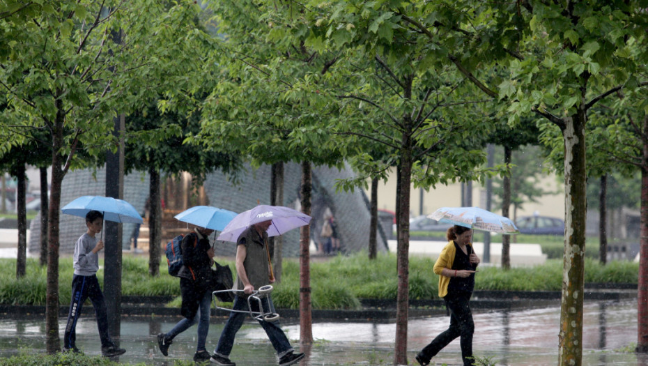 Na severu zemlje suvo, u ostalim krajevima kiša i pljuskovi: U pet regiona na snazi žuti meteoalarm