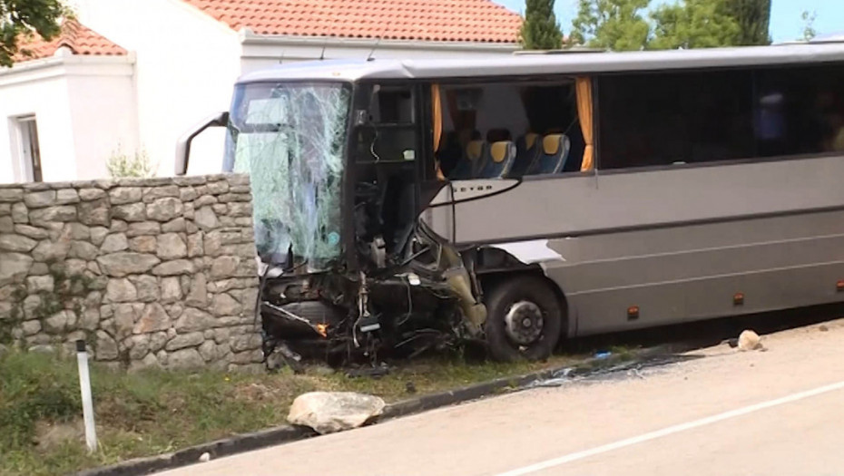 Autobus udario u brdo kod Trebinja: Poginule dve osobe, više putnika povređeno