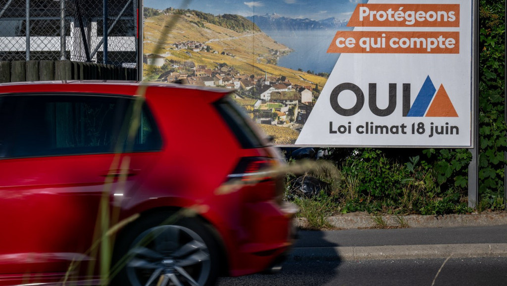 Švajcarci glasaju na referendumu o porezu i klimatskom zakonu: Većina za povećanje minimalnog poreza
