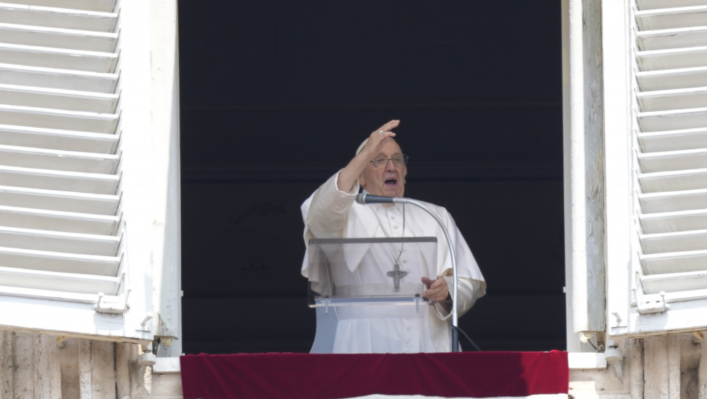 Papa Franja pozvao na smanjenje troškova na oružje: Novac potrebniji za humanitarne svrhe