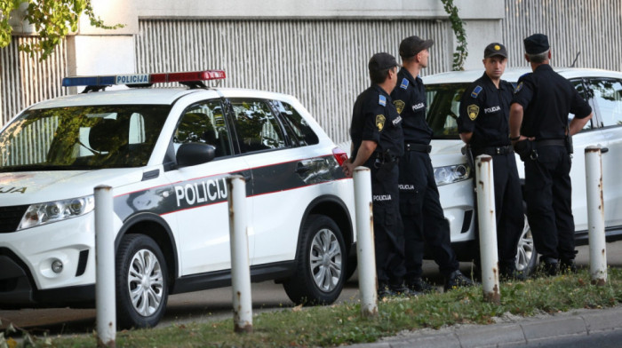 Učenik u Sarajevu doneo skalpel u školu - došlo do ozbiljnog samopovređivanja