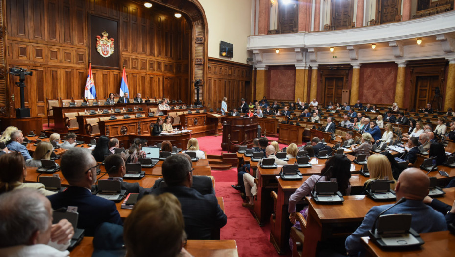 Stranke iz budžeta dobijaju avans za kampanju, a posle izbora na osnovu mandata