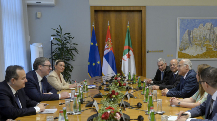 Vučić se sastao sa šefom alžirske diplomatije, razgovarali o jačanju bilateralnih odnosa