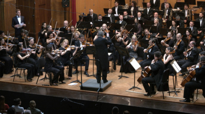 Prvih sto godina Beogradske filharmonije: I klasika i rokenrol