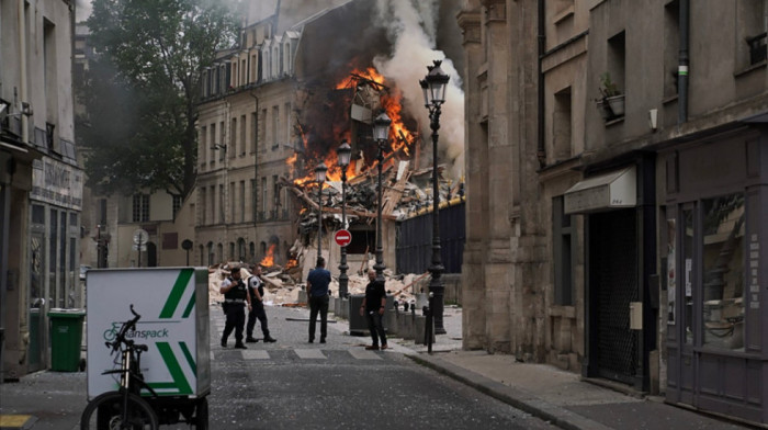 Eksplozija u Parizu najverovatnije izazvana curenjem gasa, dve osobe se vode kao nestale, a najmanje 30 je povređeno