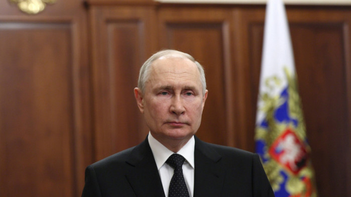 Gde se nalazi Putin: Peskov tvrdi da predsednik radi u Kremlju, na mrežama teorija i da je njegov avion otišao iz Moskve
