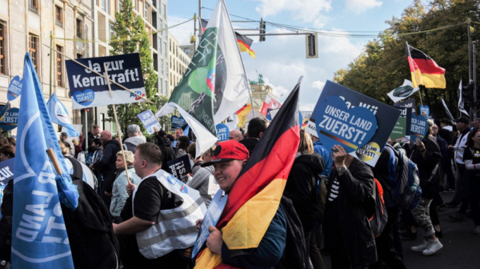 Nemačka stranka krajnje desnice AfD ima rekordnu podršku birača, "diše za vratom" CDU/CSU