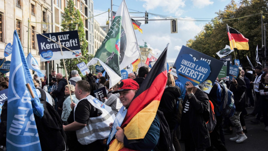 Nemačka stranka krajnje desnice AfD ima rekordnu podršku birača, "diše za vratom" CDU/CSU