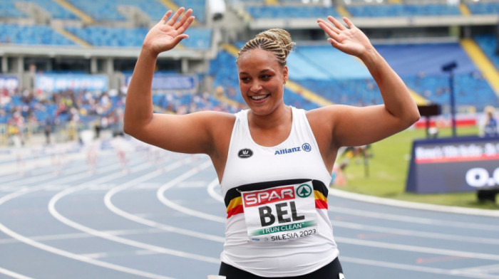 Belgijska bacačica kugle heroina Evropskih igara nakon trke s preponama: Pobeda timskog duha