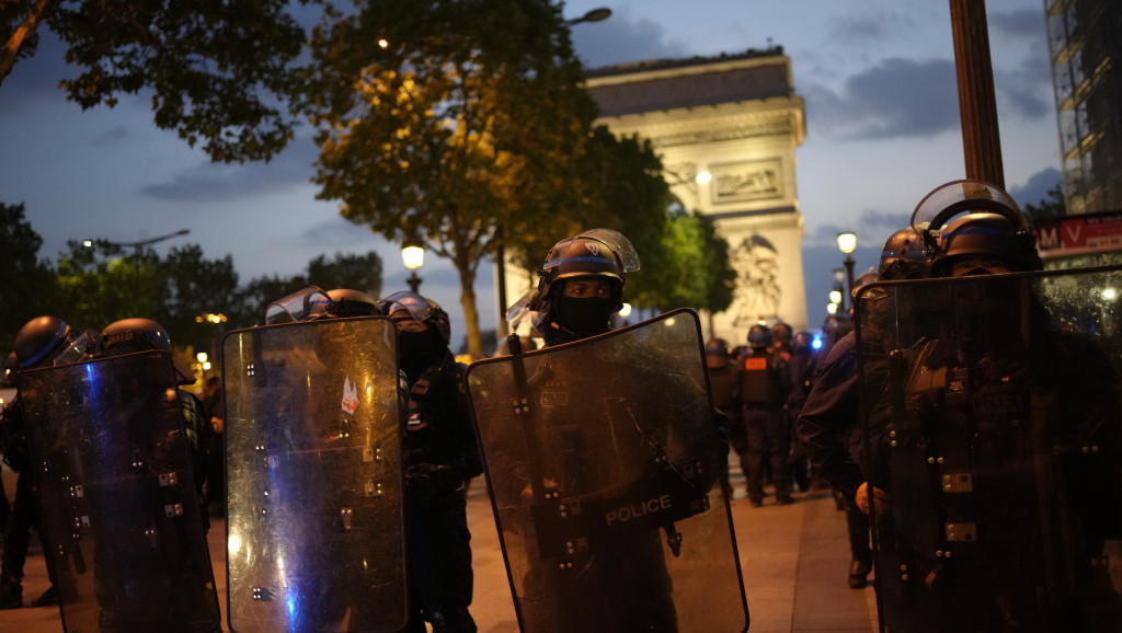 "Rezultati noći mogu se sažeti u jednu reč - apokaliptični": Dani nemira u Francuskoj, Makron zakazao krizne sastanke