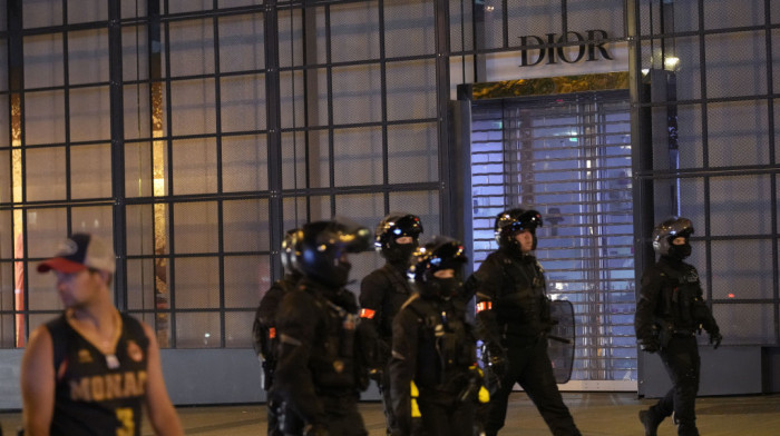 Makron održao hitan sastanak vlade zbog nereda u Francuskoj, rođaci ubijenog mladića pozivaju na prekid nasilja