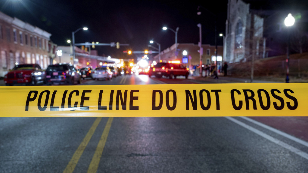 Policajci u Baltimoru upucali muškarca u nogu nakon što ih je napao nožem