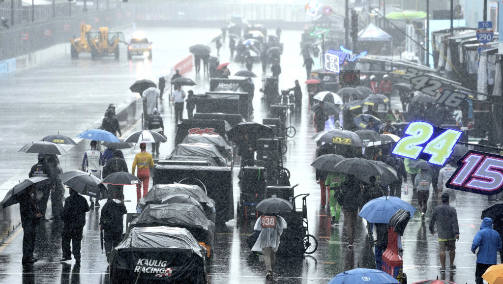 Obilne kiše u Čikagu, otkazana poslednja polovina trke NASCAR Eksfiniti serije