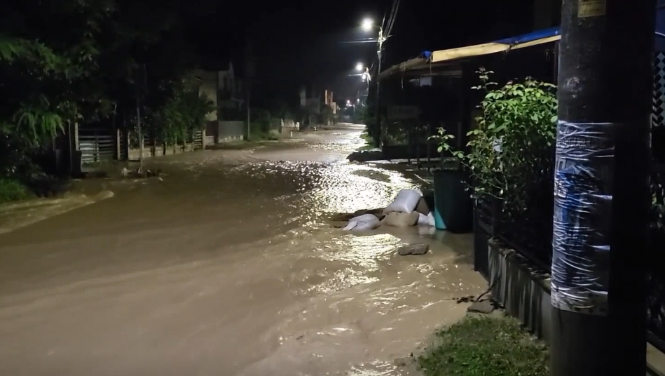 Loznička reka u Čačku se izlila po treći put, voda prodrla u kuće: Nevreme napravilo haos, tri naselja najugroženija