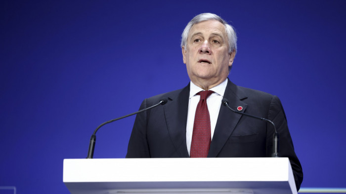 Antonio Tajani: Migranti sa brodova moraju u zemlje koje podržavaju dobrotvorne NVO