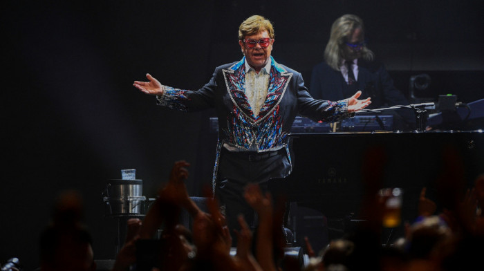 Stvari Eltona Džona prodate na aukciji u "Kristiju" za osam miliona dolara