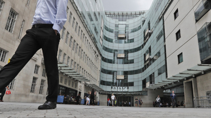 Objavljeno ime voditelja BBC optuženog da je plaćao za eksplicitne fotografije, oglasila se londonska policija