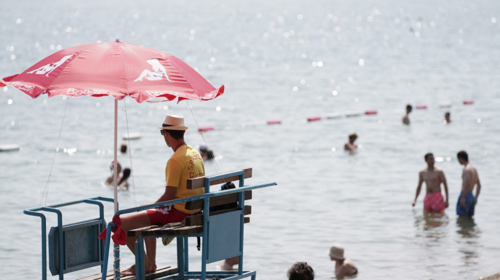 "Kupajte se samo na obeleženim plažama": Koja su pravila ponašanja na bazenima i javnim kupalištima?
