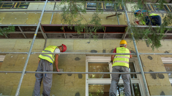 Počeo projekat energetske sanacije stambenih zgrada u 16 gradova i opština u zemlji