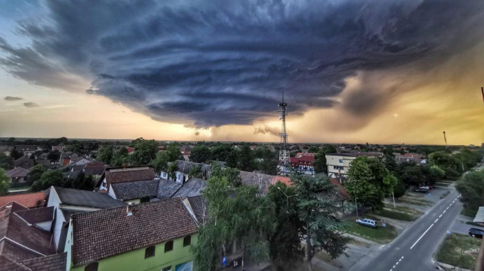 Apokaliptične scene iz Vrbasa posledica superćelijske oluje: Retka pojava na našim prostorima, nemoguće ih je predvideti