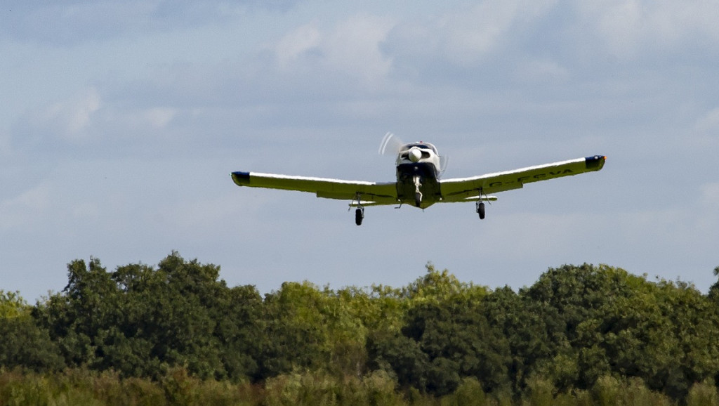 Srušio se avio u SAD, ima mrtvih: Letelica pala na livadu kraj aerodroma