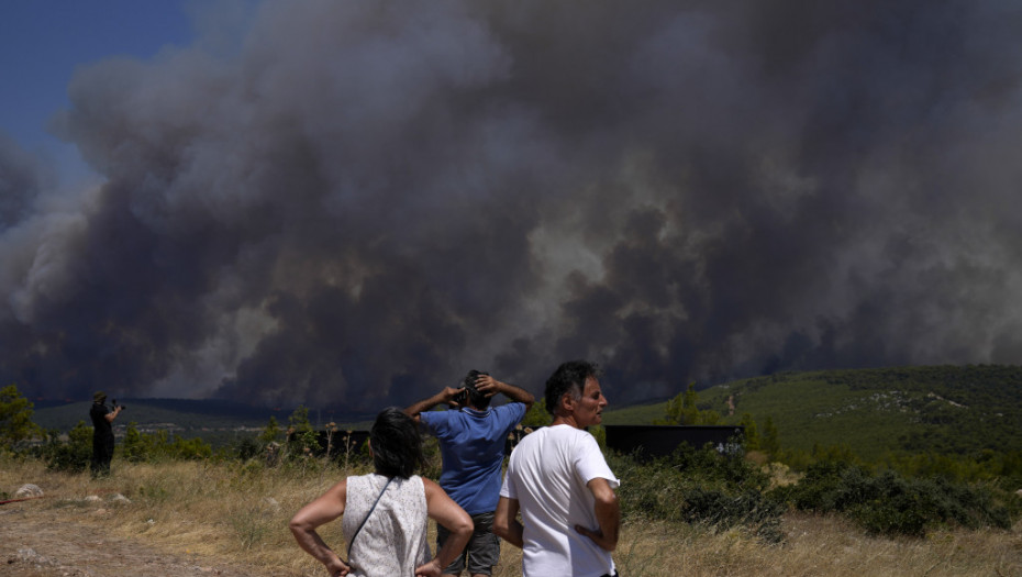 EU šalje Grčkoj pomoć za gašenje šumskih požara: Očekuju se jači vetrovi i težak dan