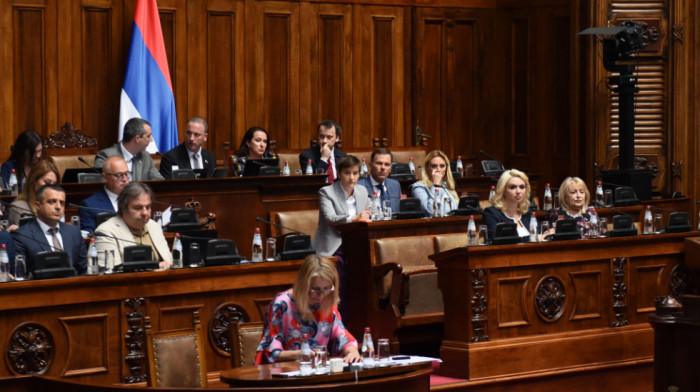 Rasprava u Skupštini o 30 tačaka dnevnog reda: Brnabić obrazložila predloge zakona