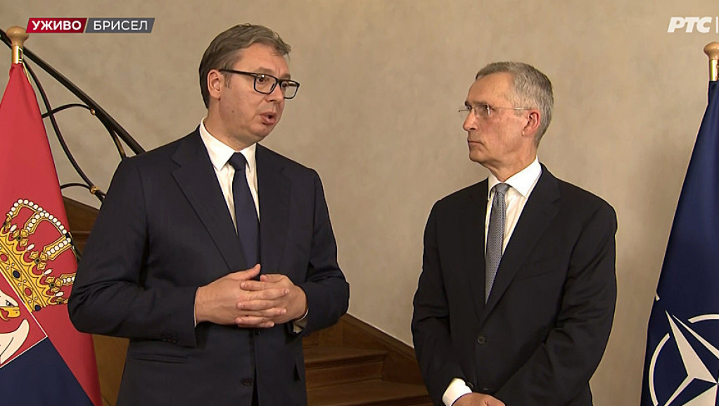 Stoltenberg: Pozivamo na smanjenje tenzija; Vučić: Svakim danom postaje sve opasnije