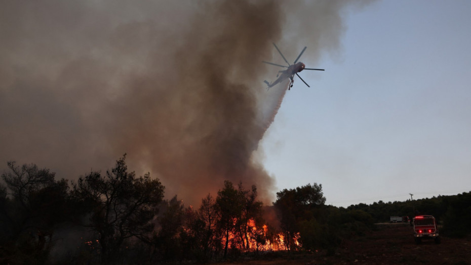 Vatra izmakla kontroli: Rasplamsao se požar zapadno od Atine, naređene evakuacije