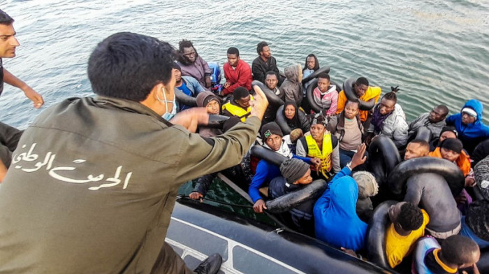 Raste broj žrtava u brodolomu kod Tunisa: Poginulo 11 migranata, 44 se vode kao nestali