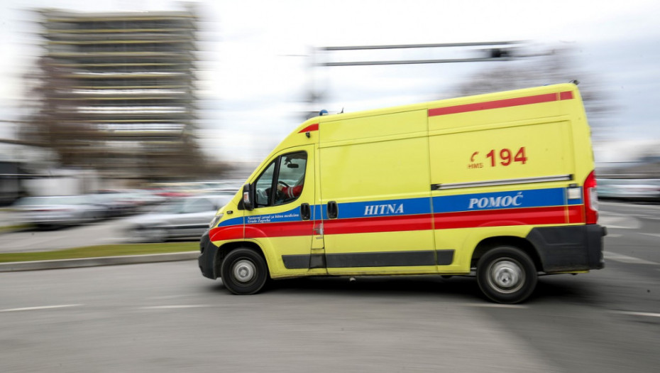 U sudaru dva automobila i kombija u Splitu 15 ljudi povređeno